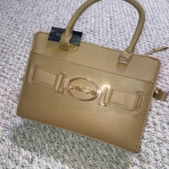 🧸 4FER BEBE, Doe and Rae shirt bundle - Picture 8 of 11